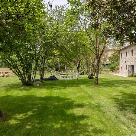 Willa Iflat Stones & Grass With Jacuzzi Neartodi Todi