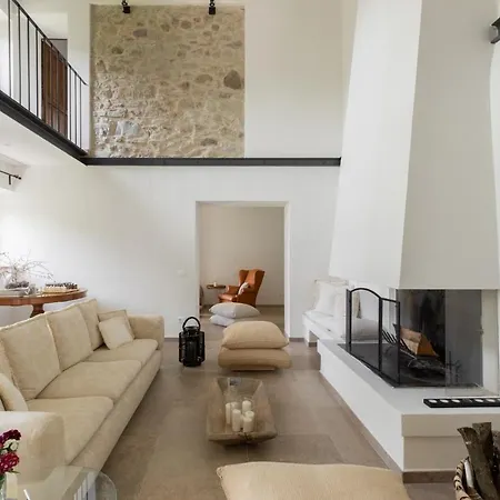 Willa Iflat Stones & Grass With Jacuzzi Neartodi Todi